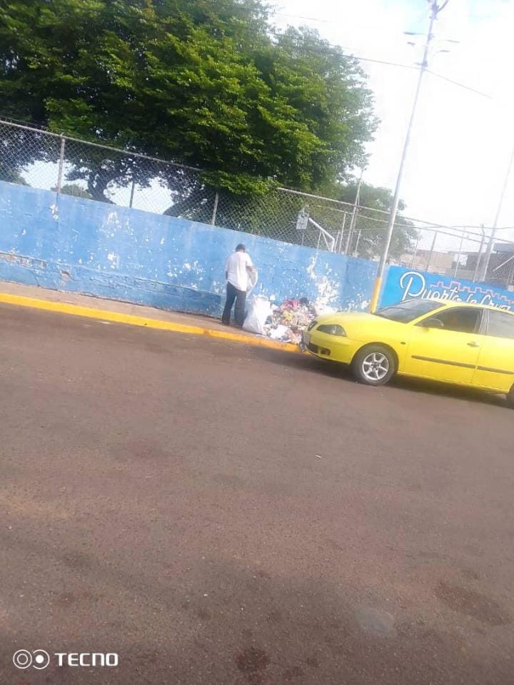 Piden Conciencia para Detener Vertido de Basura Frente a la Escuela Inés María de Potentini en Puerto La&nbsp;Cruz&nbsp;