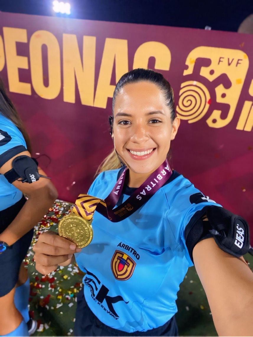 Una lesión llevó a joven anzoatiguense a cambiar la Cancha por el&nbsp;Arbitraje