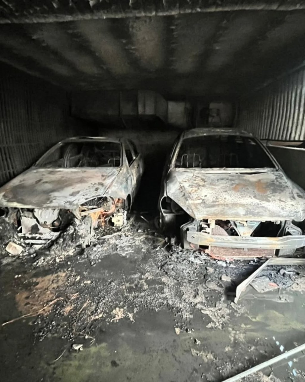 Incendio en edificio de Caracas consumió 11 vehículos y obligó a desalojar a 150&nbsp;vecinos