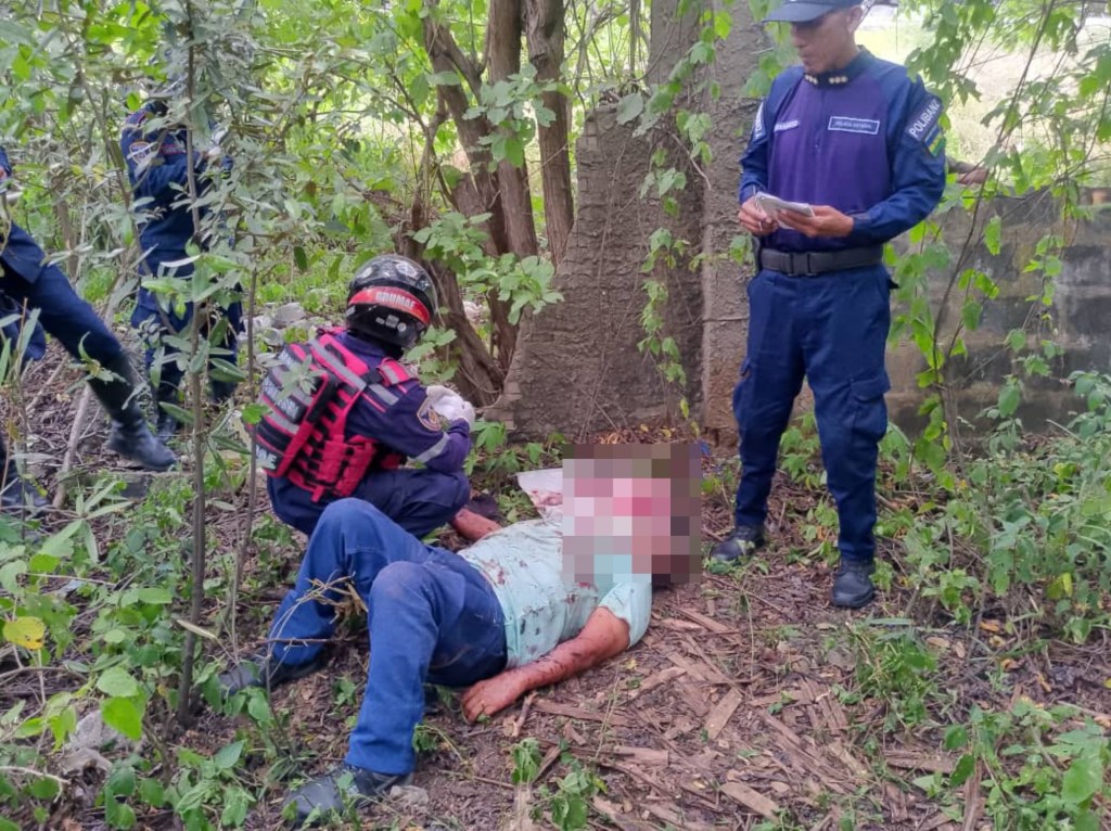 Encuentran a un hombre herido en zona boscosa frente al cementerio de&nbsp;Barcelona