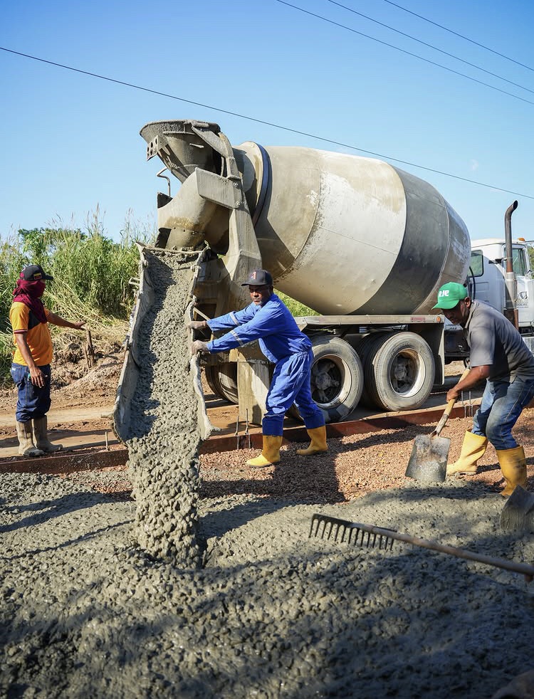 Inician pavimentación y mejoras de servicios en el sector&nbsp;Naricual&nbsp;