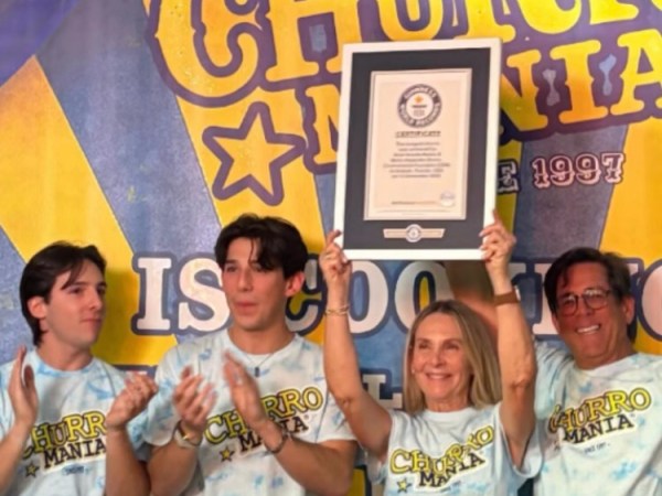 Churromania, empresa nacida en Anzoátegui hace 28 años ganó Récord Guinness por la elaboración del churro más largo del&nbsp;mundo