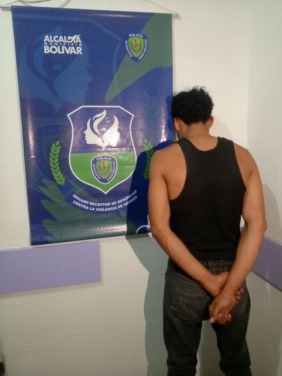 Policía de Barcelona lo detuvo por herir a su tía con un&nbsp;machete