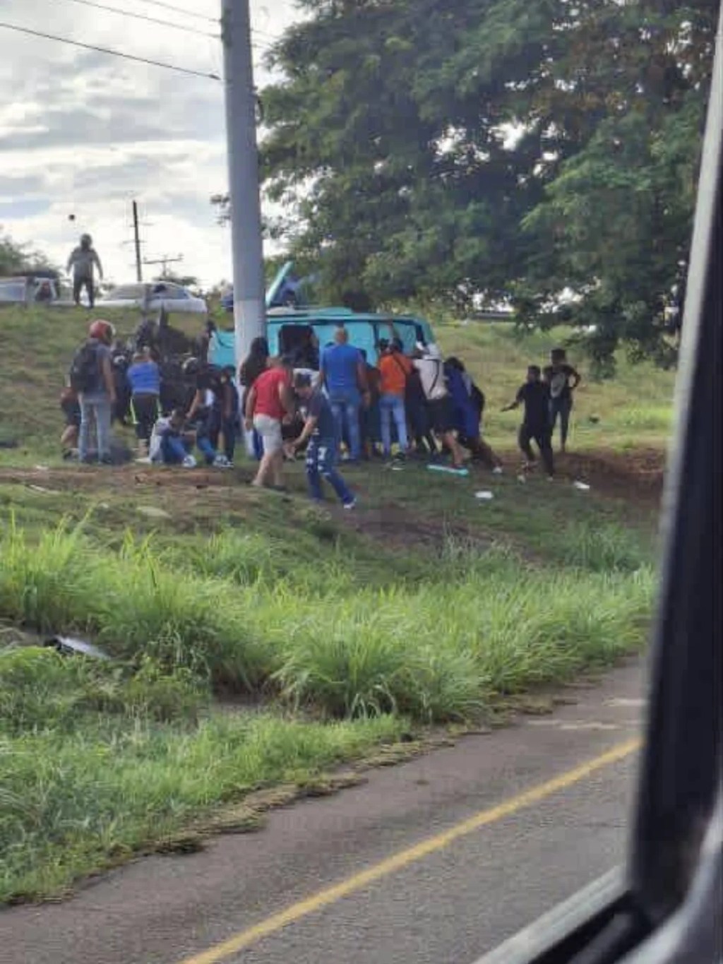 El lanzador grandeliga Carlos Hernández sufrió aparatoso accidente en Puerto&nbsp;Ordaz