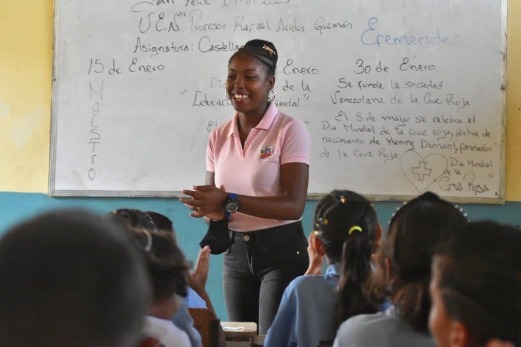 Conoce Por qué el Maestro es el Héroe Silencioso en la Vida de tu&nbsp;Hijo