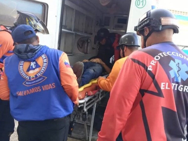 Trabajador resultó herido tras recibir descarga eléctrica y caer de una valla en El&nbsp;Tigre