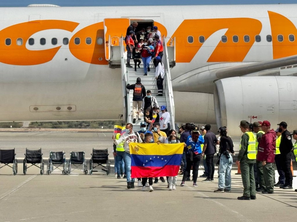Llegó al país un vuelo con 183 migrantes desde&nbsp;EE.UU&nbsp;