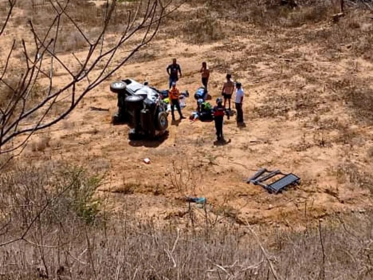 Un fallecido y cuatro lesionados en accidente de tránsito en la Troncal&nbsp;9