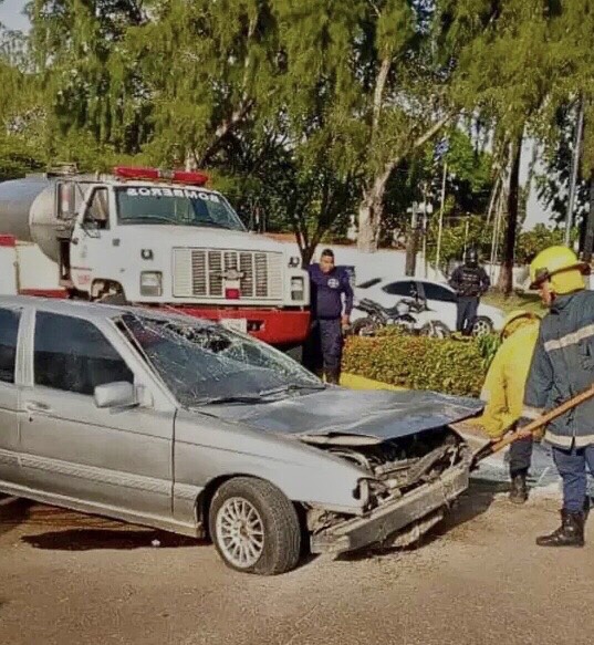 En El Tigre: Vuelco en la Redoma Cruz de Los Choferes dejó al conductor con traumatismo&nbsp;frontal