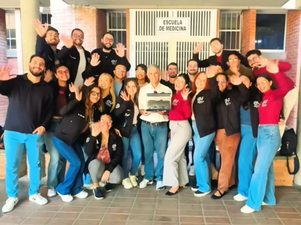 Promoción 104 de Medicina de la UDO honra al Dr. José Leonardo De Sousa como epónimo de sus Jornadas&nbsp;Médicas