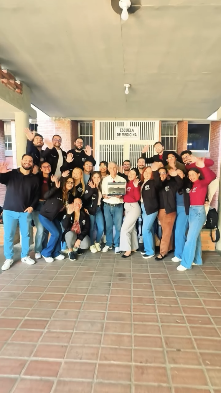 Promoción 104 de Medicina de la UDO honra al Dr. José Leonardo De Sousa como epónimo de sus Jornadas&nbsp;Médicas