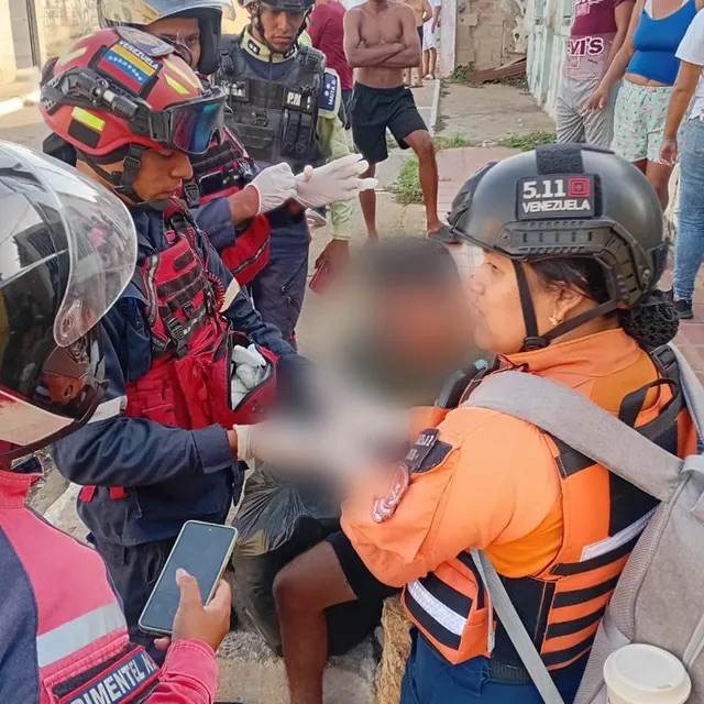 Bomberos auxiliaron a joven herido por arma blanca en Peñalver