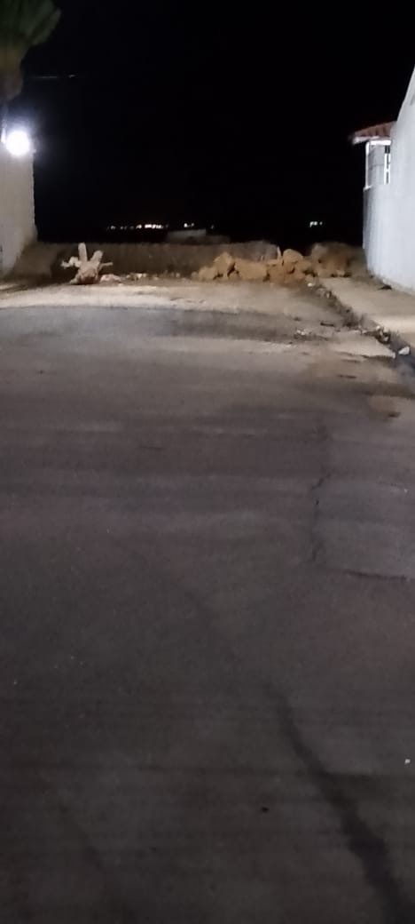 Piden el Retiro de Escombros y Limpieza de Desagües en Carrera 6 de Lechería