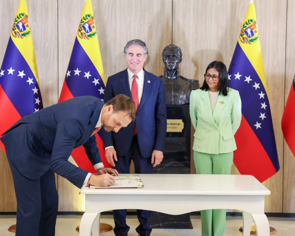 Venezuela y Shell firman&nbsp;acuerdos