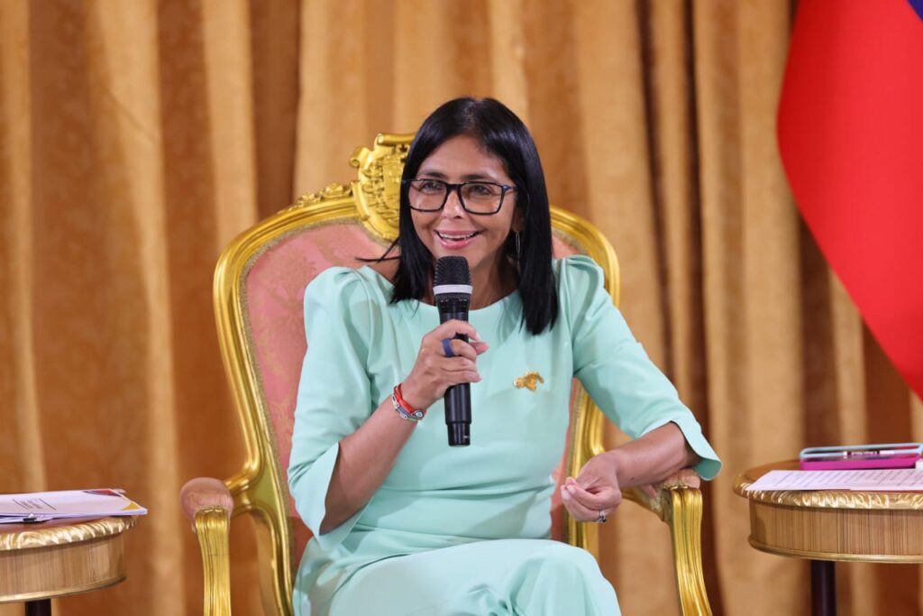 Presidenta encargada Delcy Rodríguez informa que diplomáticos viajarán a EEUU para inicio de&nbsp;relaciones