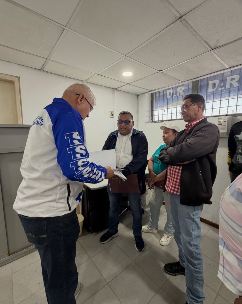 Tras protesta frente al palacio de justicia, representantes de CAPSTEEA fueron atendidos por Juez&nbsp;Rector