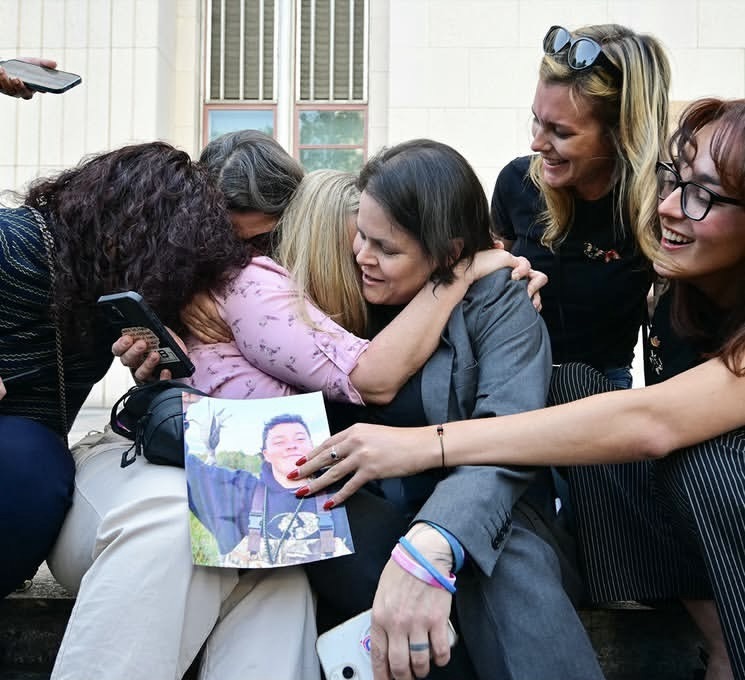 Indemnización millonaria: Justicia falla a favor de una mujer afectada por la «adicción» a Meta y&nbsp;YouTube