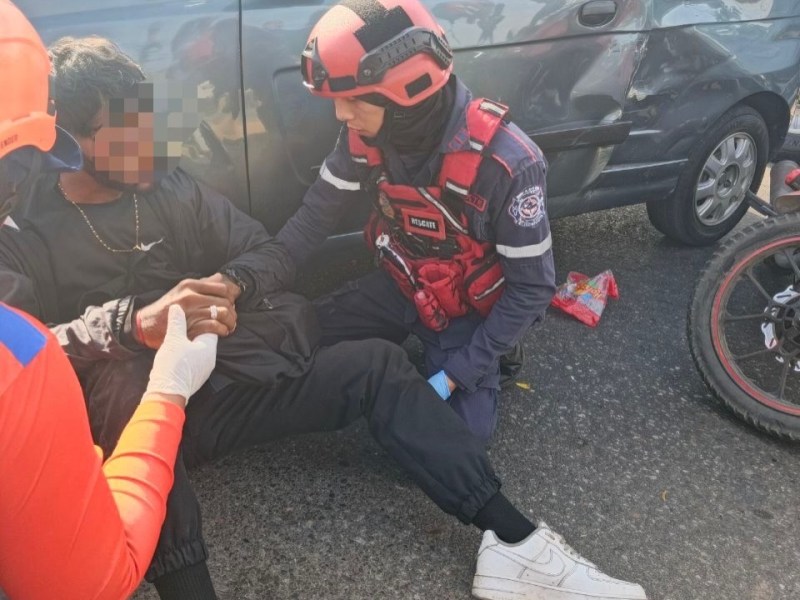 Joven de 25 años resultó lesionado tras colisionar en&nbsp;Barcelona