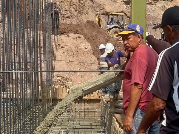 Inician construcción de muro de contención en el conjunto residencial Los Santos en Colinas del&nbsp;Neverí