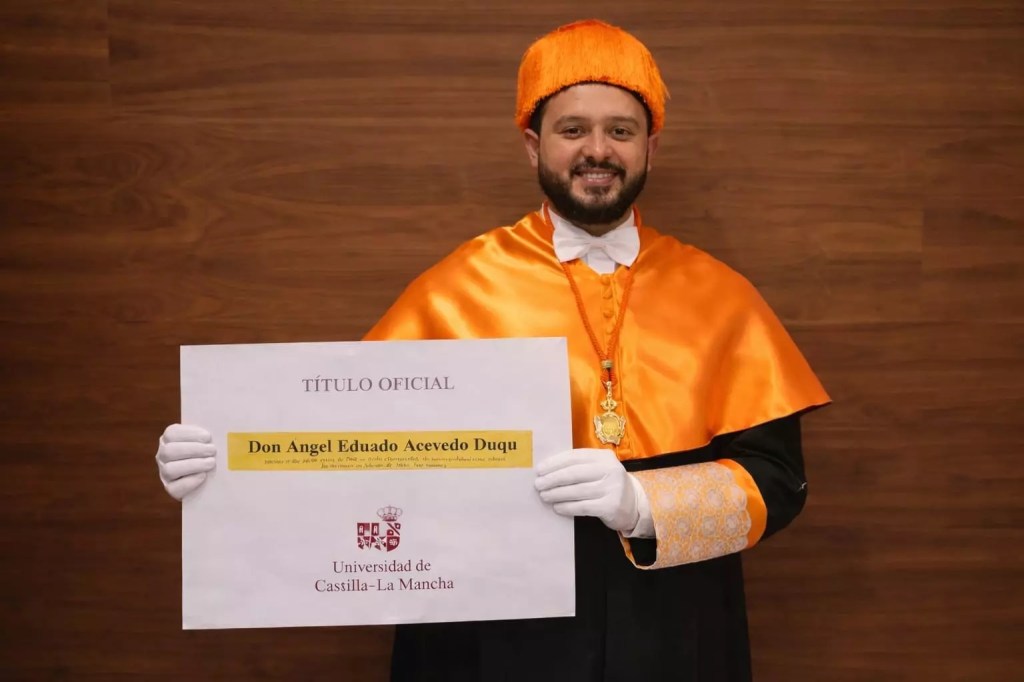 Zuliano logró Doctorado con honores en España y fue coronado con la Medalla al Claustro&nbsp;Extraordinario