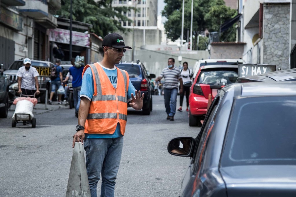 Detenido parquero tras intentar impedir remolque de un vehículo en Caracas