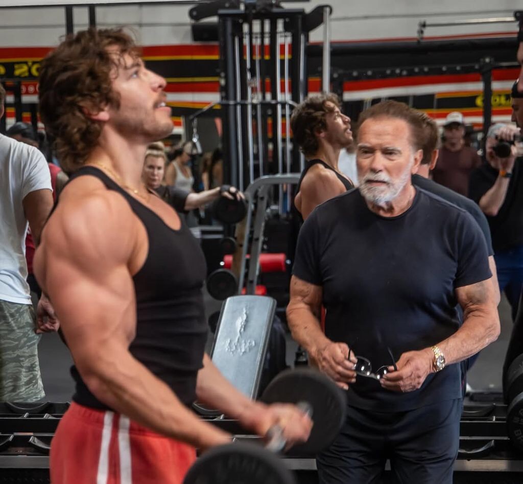 Hijo de Arnold Schwarzenegger triunfa en el culturismo como su padre