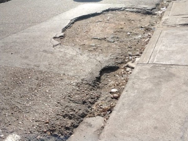 Urge reparación de huecos en calle de Puerto La&nbsp;Cruz