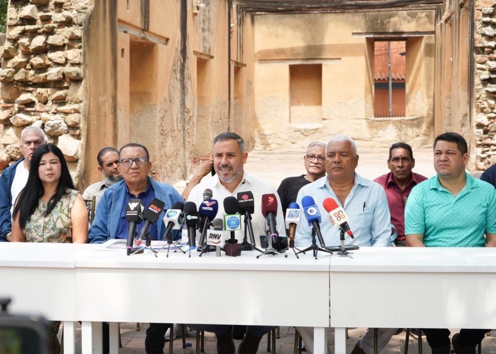 Oficialistas y opositores en Anzoátegui dejan de lado «diferencias» por la unión del&nbsp;país