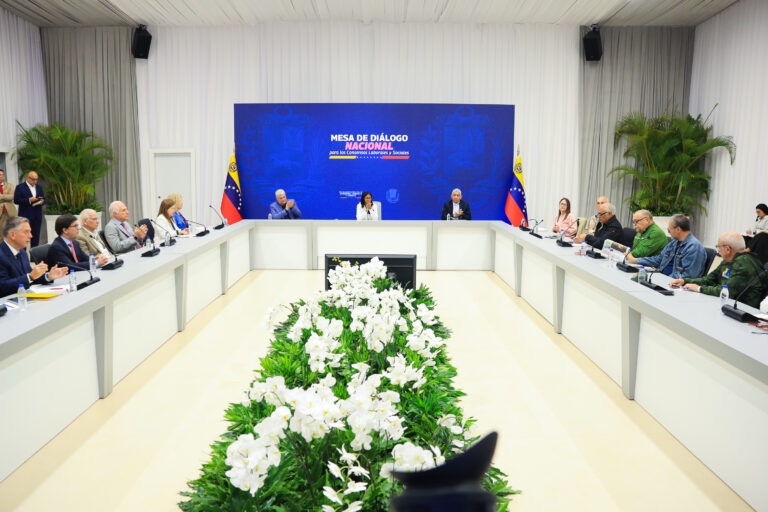 Instalan mesa de diálogo nacional para los consensos laborales y&nbsp;sociales