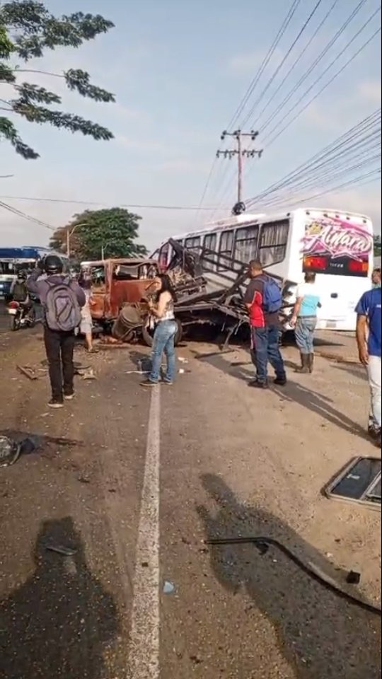 Varios heridos tras colisión múltiple en la vía La Raiza del estado&nbsp;Miranda