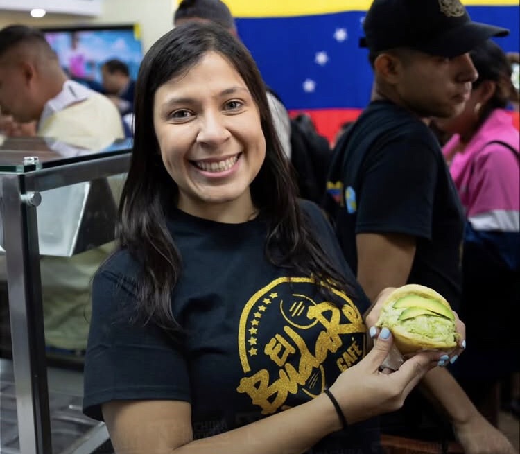 Médico tachirense emigró a EEUU y pasó de ser mesera a dueña de su propio negocio de comida