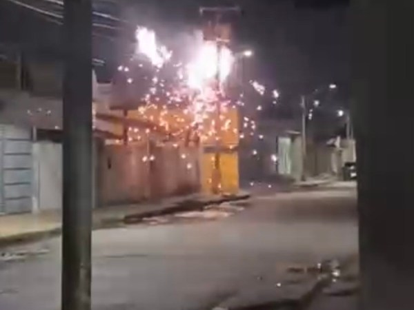 Cortocircuito en Campo Claro deja guayas de alta tensión en plena vía&nbsp;pública