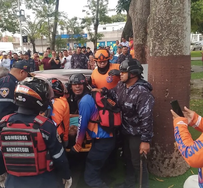 En El Tigre: Falleció mujer que chocó contra un árbol en la Plaza&nbsp;Bolívar