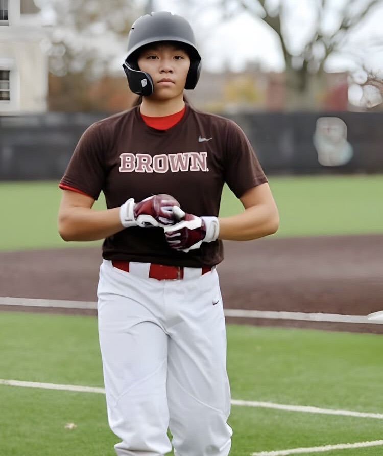Joven con raíces dominicanas hace historia como la primera mujer en ser pitcher en la liga de béisbol&nbsp;masculino&nbsp;