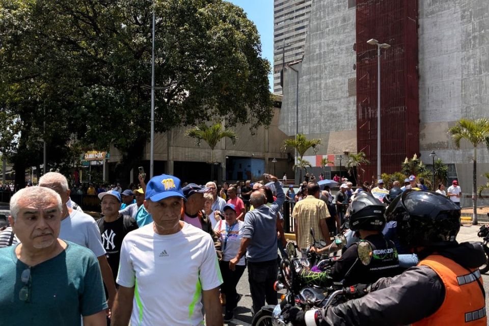 Gremios se movilizaron en Caracas exigiendo ajuste salarial