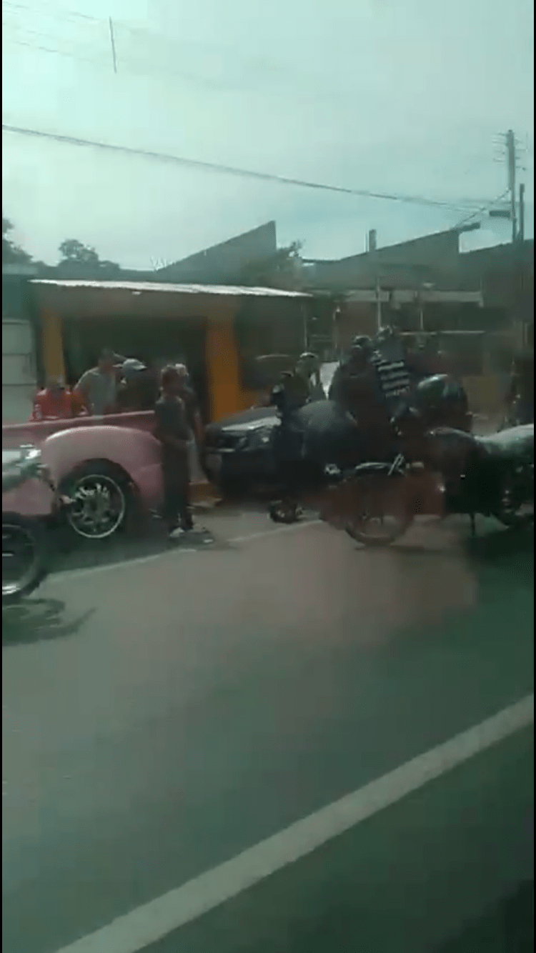 Funcionarios policiales tuvieron en accidente en la Vía&nbsp;Alterna