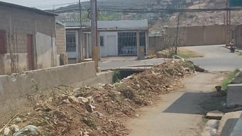 Piden recolección de escombros en Brisas del Mar,&nbsp;Barcelona