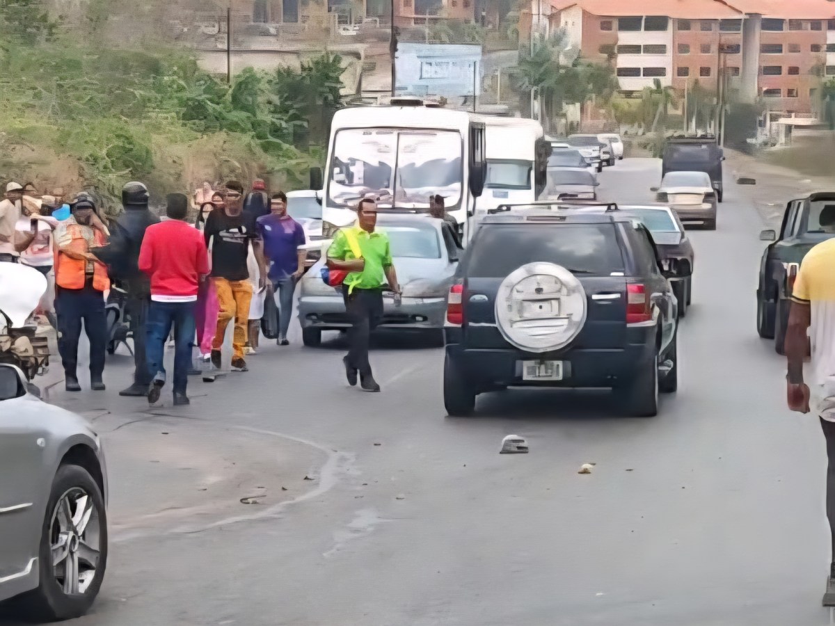 Al menos tres herifos en choque en la Vía El&nbsp;Rincón