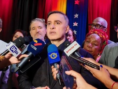 Tarek William Saab reafirmó antes estudiantes la defensa de la&nbsp;venezolanidad