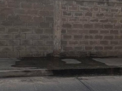 Denuncian que bote de aguas en calle de Lechería genera&nbsp;contaminación