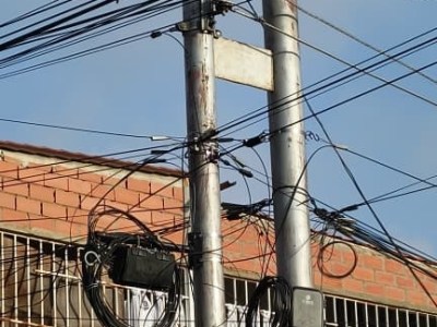 Vecinos de La Caraqueña reportan fallas eléctricas en Puerto La&nbsp;Cruz