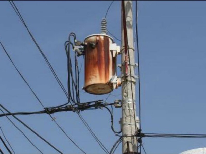 Sin luz en Carrera 8 de Lechería tras explosión de&nbsp;transformador