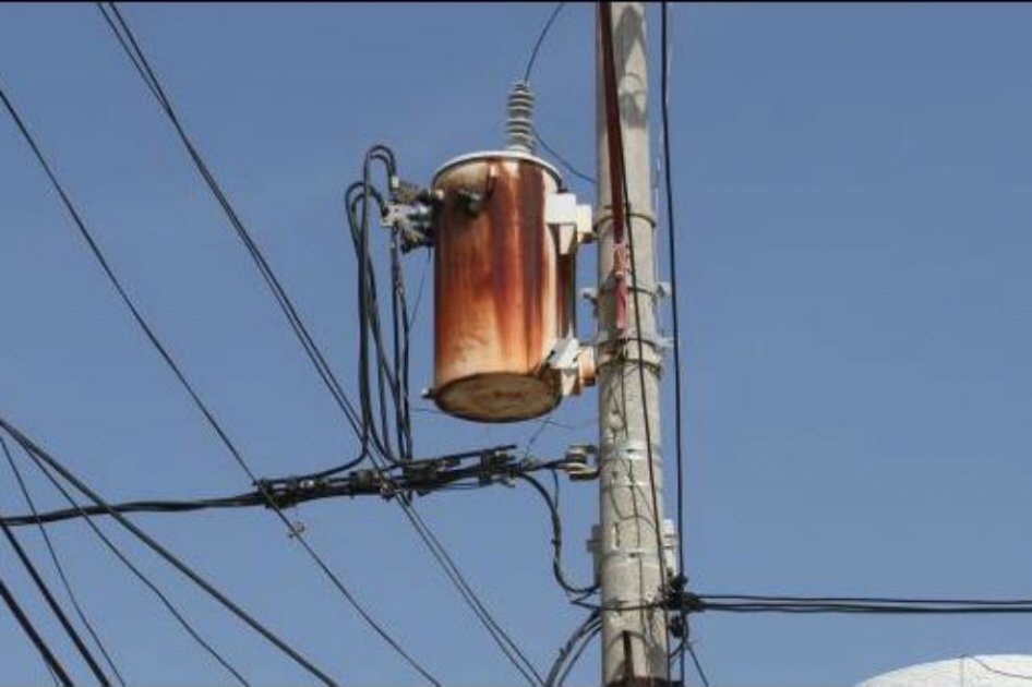 Sin luz en Carrera 8 de Lechería tras explosión de&nbsp;transformador