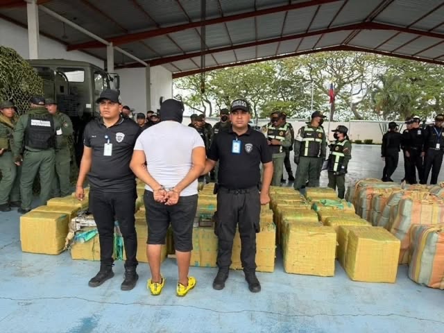 Incautaron más de 3.5 toneladas de droga en Apure y destruyen centro&nbsp;logístico