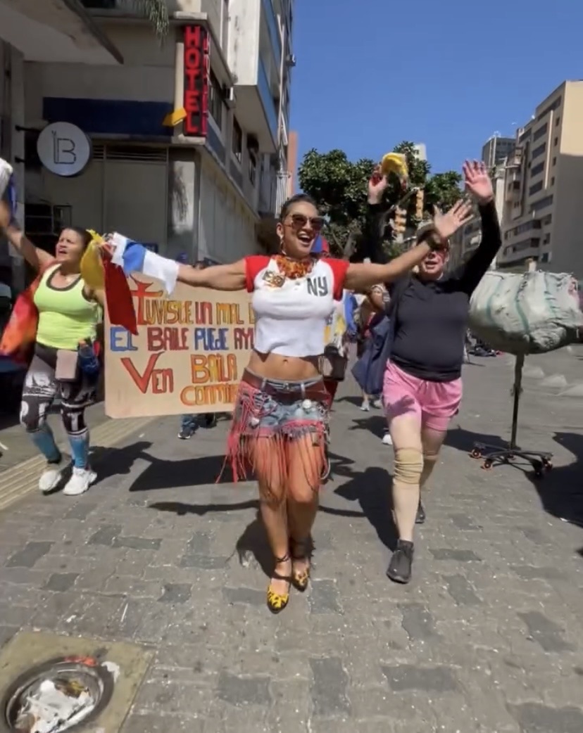Mujeres en Caracas convierten las calles en su pista de&nbsp;baile