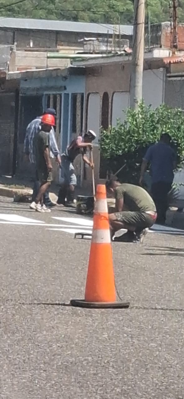 Vecinos del Fundación Mendoza denuncian que no los dejan pasar a causa de pintura de rayado