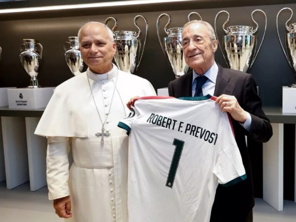 Florentino Pérez recibió al papa en el&nbsp;Bernabéu