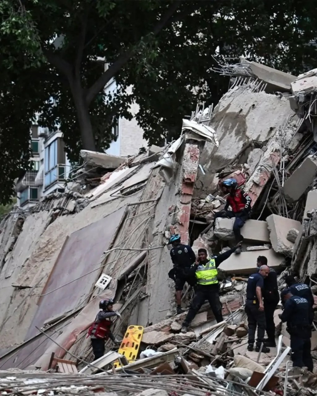 Cifra oficial: 32 fallecidos sin cuantificar afectados en La Guaira tras&nbsp;terremotos