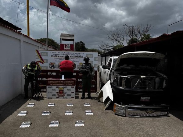 Incautaron más de 11 kilos de presunta droga en punto de control de&nbsp;Clarines