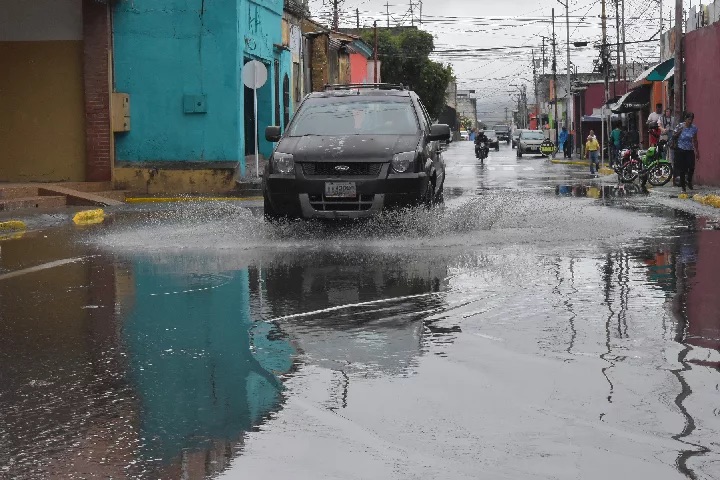 Onda tropical generará lluvias de variable intensidad en gran parte del&nbsp;país&nbsp;